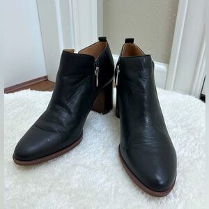 Franco Sarto black leather heeled booties size 9